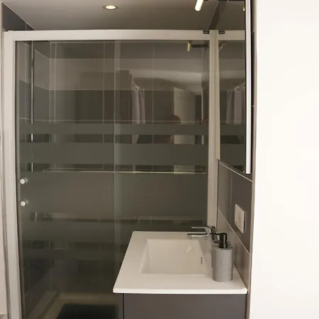 Joli Neuf Proche Gare Pelerins Et Pro דירה *